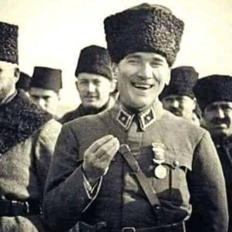 Bütün cihan işitsin ki efendiler; Artık İZMİR hiçbir kirli ayağın üzerine basamayacağı  kutsal bir topraktır!
-MUSTAFA KEMAL ATATÜRK
#9Eylül