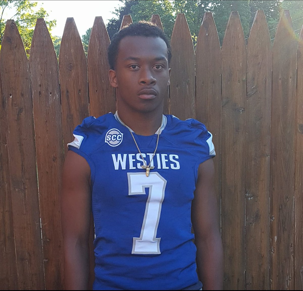 youngCASH3X's tweet photo. High school football is back #CT #cthsfb #SCC #westies #Goodgodfrey #KG7 https://t.co/1jIiyIJAQP