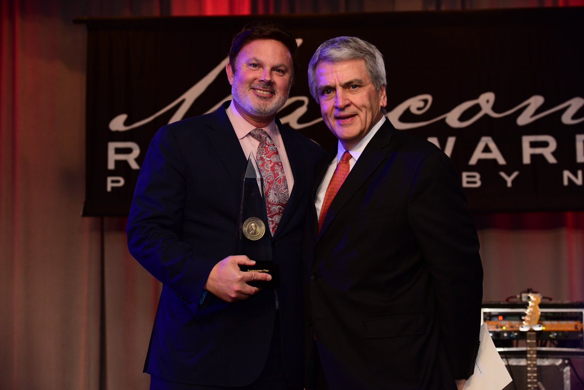 EmmisComm's tweet image. Congrats to @funkflex, @KSHE95, @1190amWLIB on their Marconi Awards during @NABShow! Honored to be recognized by our peers. #RadioShow2017