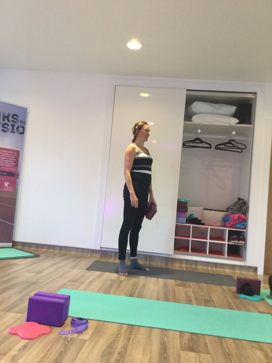 LauraLiveWell's tweet photo. @_ISCP_ @RuaidhriOConno1 we are still moving!! 3 physios now in the hub! #worldPTday #getactivetoday :-) 1 more class to go!!#pelvicmafia https://t.co/eij7PgXtkd