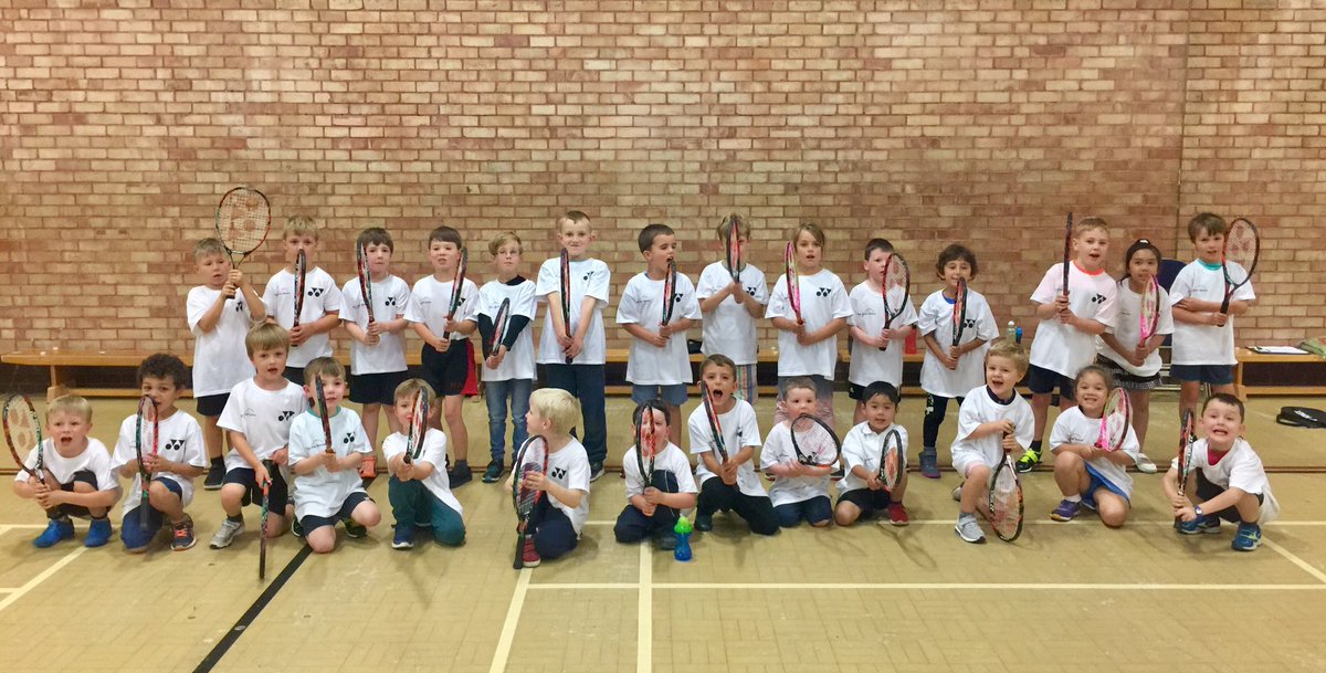 Titan Tennis Project Red's 1st 27 kids started 2day.Thanks @topspintennisuk @YONEXTENNIS_UK for your support. @LTAEastRegion <a href="/BritishTennis/">British Tennis</a>