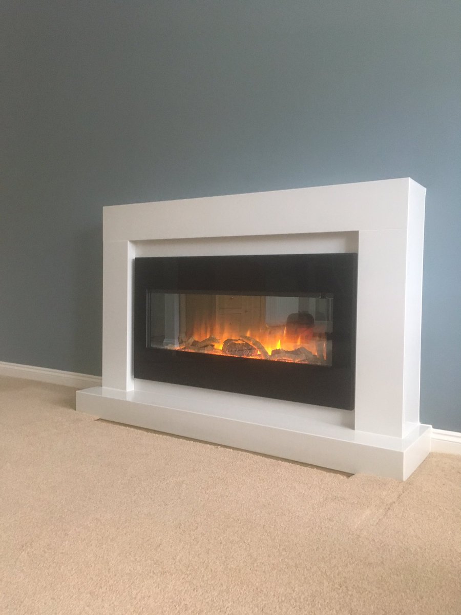 BdlGas's tweet image. Old f/place out, wall repaired new marble fireplace installed in polar white with @FlameriteFires Omniglide electric fire