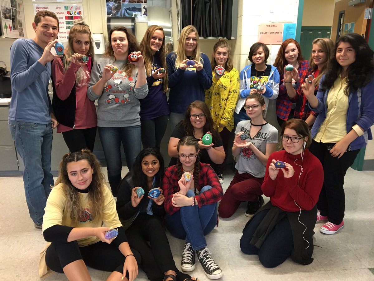 robyndebottis's tweet photo. My kiddos with their kindness rocks. They are about to hide over 100, if you find one upload a photo with #bvillerocks! https://t.co/aCIfO2Uz5o