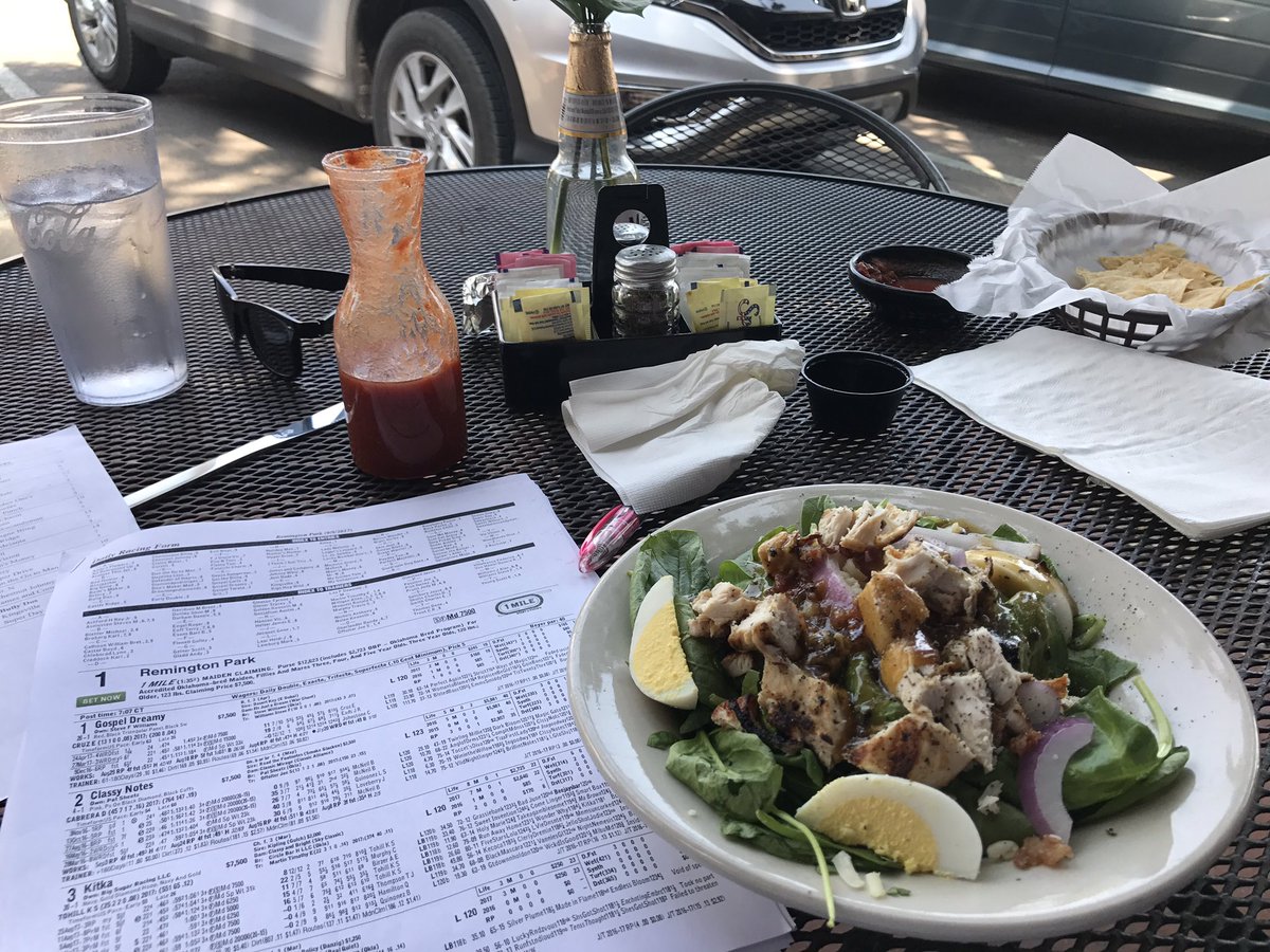 Perfect day for lunch at <a href="/uticasquare/">Utica Square</a> before heading to <a href="/RemingtonPark/">Remington Park</a>