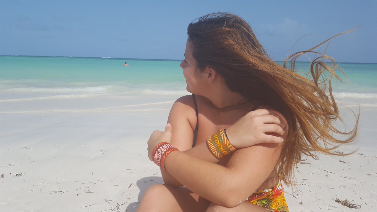 MapaliBeach's tweet photo. Todavía estas a tiempo de adquirir nuestra variedad de #pulseras de #cañaflecha en nuestro punto de venta en el centro comercial San Juan https://t.co/rRNkUL6rX8