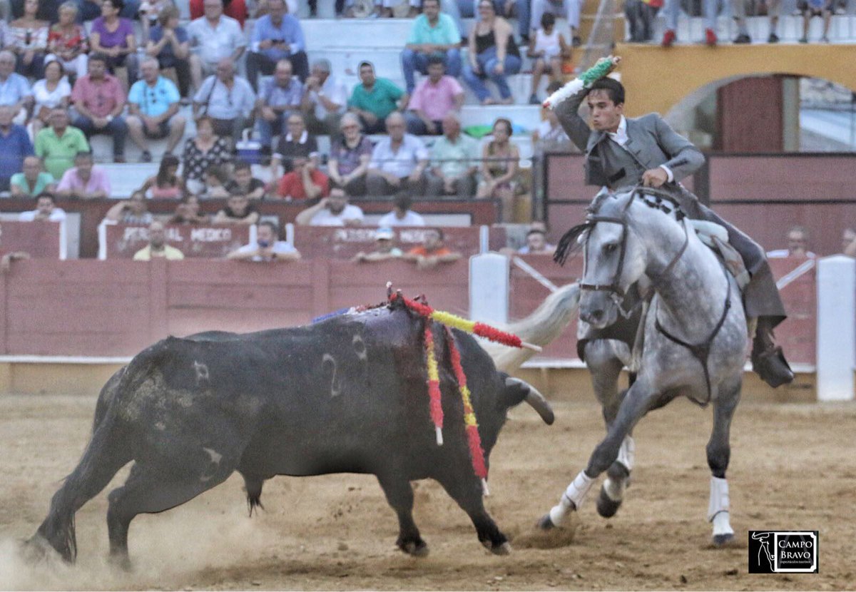 📍Cabra ( Córdoba )|| 1 Oreja para <a href="/PrensaMMoreno/">Prensa Manuel Moreno</a> en el 6º de la tarde