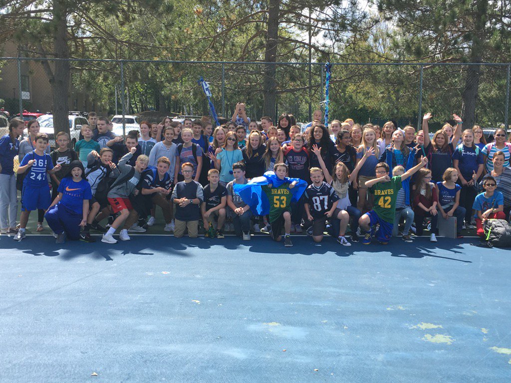 sean_gilrein's tweet photo. What a tremendous day for a grade 7 Cook out Celebration! Red; White & Blue teams rock! #Warriors #TRJHS #GreatYear https://t.co/NxqAd1nvgR