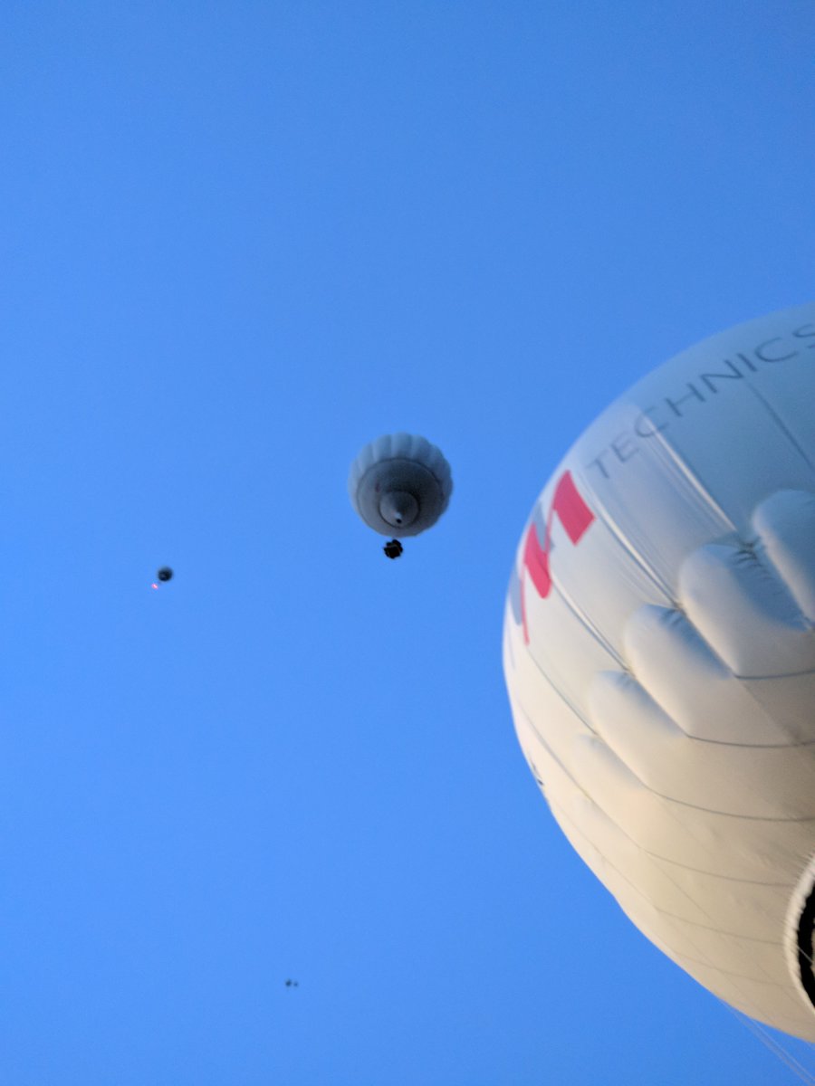 FCGasBalloon's tweet photo. And we're off! #gb2017fr https://t.co/50MRywwL6z