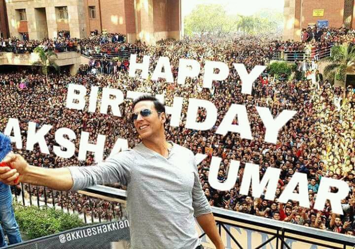  h Bollywood Ki Sabse Bada Khiladi ka happy vala birthday.. I LOVE YOU AKSHAY KUMAR  