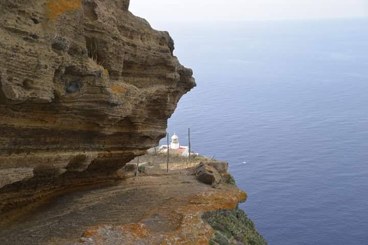 HotelCleliaUsti's tweet photo. Don't miss the chance to admire such beautiful seascapes ..#ustica #interludehr #enjoy #summer #visit #vacation #sea https://t.co/5EhLQ7IgpE https://t.co/Abe9MGll6W
