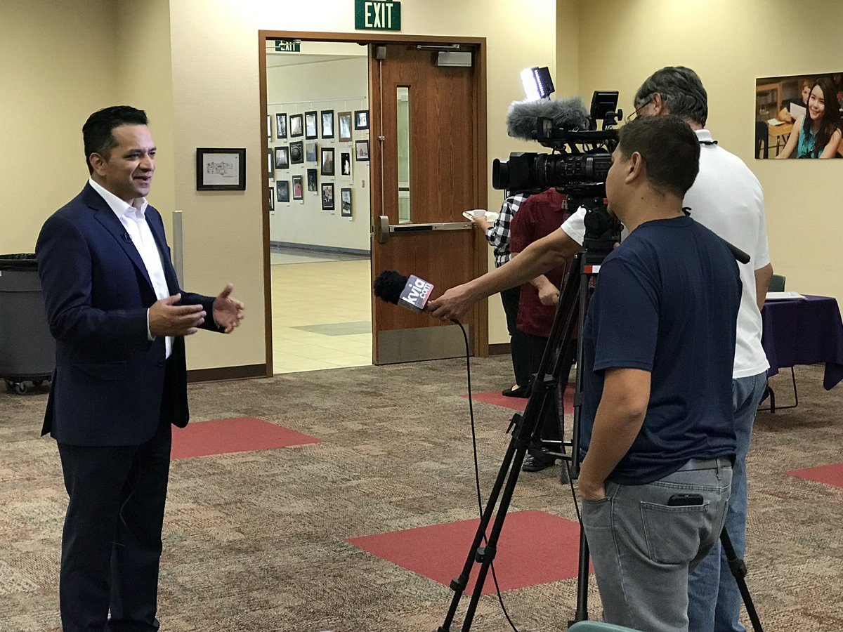 TReza_ELP's tweet photo. Dr. Espinoza discusses the proposed 2017 Bond program to KVIA and KTSM news teams.#TeamSISD https://t.co/tXiDw1AsHX