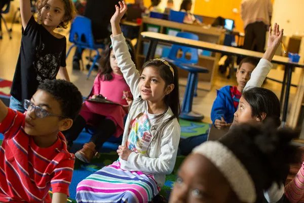 It can be daunting to consider all the elements that comprise best practices for English-learners. This guide helps: bit.ly/2wLiWs9