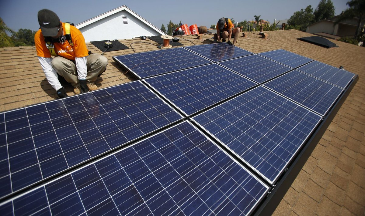 SizelandProp's tweet photo. Thousands of UK solar panels to be investigated over fire safety fears

https://t.co/4EKH8l5gjP https://t.co/FyPRfWqWDU