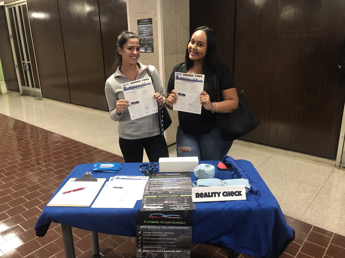AyodeleAlli's tweet photo. Our Reality Check students at #UAGREEN high school are 💥💥💥 looking forward to adding new members and leaders this year #nycsmokefree https://t.co/YyS5rsSxQH