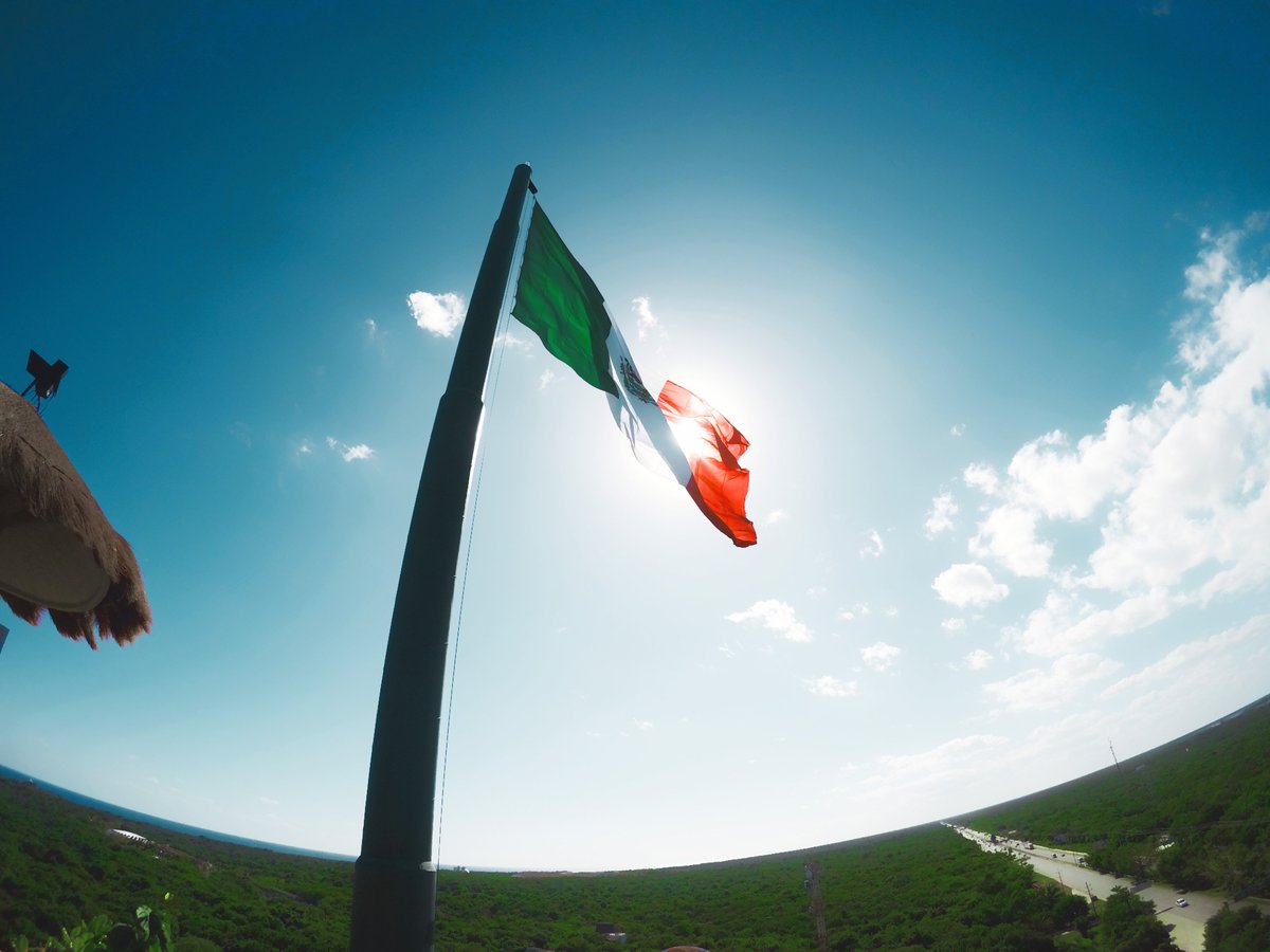 México tiene un espíritu fuerte y siempre se mantendrá unido. 
La familia #GoPro está con todos ustedes. 🇲🇽 #FuerzaMéxico 
| 📷: Axcel Gomez