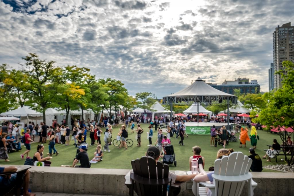 Efi_Sova's tweet photo. #vegfoodfest is THIS WEEKEND! 🍩🍔🍍🍦
#Toronto #Foodie #FoodEvents #FreeAdmission #KidFriendly #NowToronto #Festival https://t.co/fCrub9fhgD https://t.co/0TheL62q9n