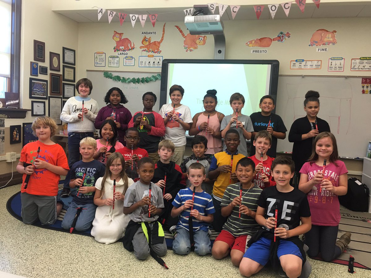 SBSwartzel's tweet photo. So excited my students begin their journey playing the Irish Tin Whistle. #FFTFellow2017 https://t.co/pYtMcOfp8n