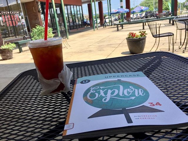 uppercasemag's tweet photo. "Favorite magazine, Uppercase, favorite drink, favorite spot :)" #UppercaseLove #Uppercase34 #BestMagazineEver  📷: @hannahlsix https://t.co/4GO5fKZrPs