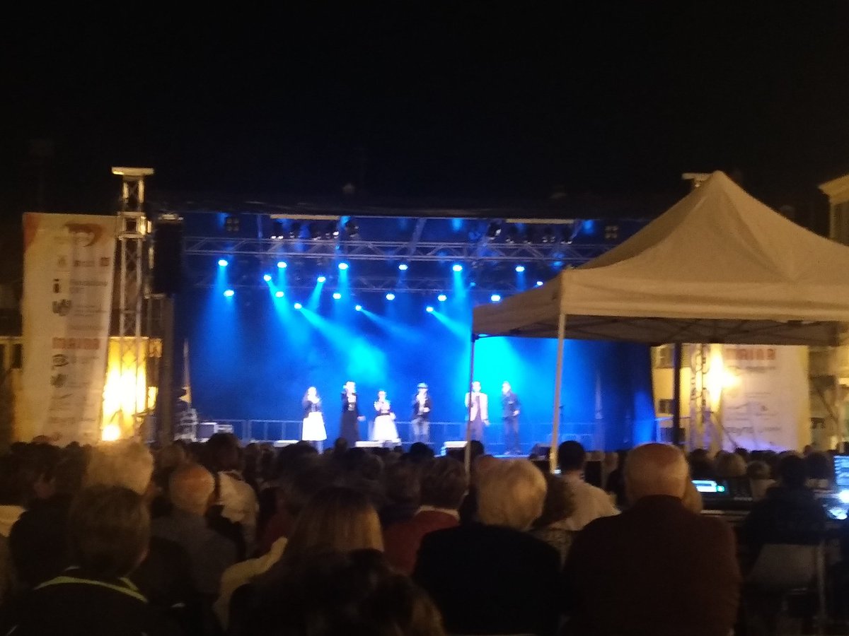 Hello, and welcome to jazz night! Grrrreat #vocalmente <a href="/skety_acappella/">SKETY</a>