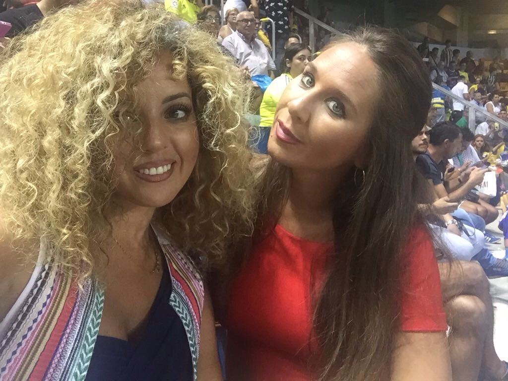 miliverano's tweet photo. Noche de fΓΊtbol con mi @c_padill12 #Sisepuede #todollega #megustatucolor #πβ€οΈ https://t.co/pCiE1jFvxq