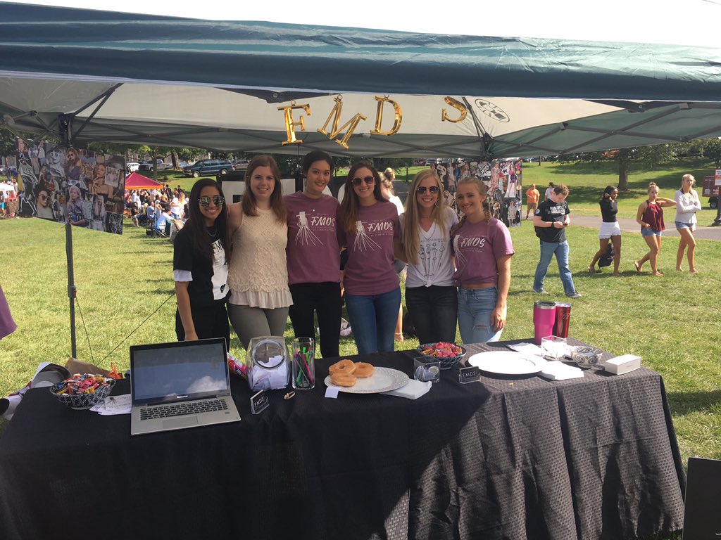 *RETWEET* make sure to follow us and retweet this photo to have a chance at winning a free tshirt!! 😄