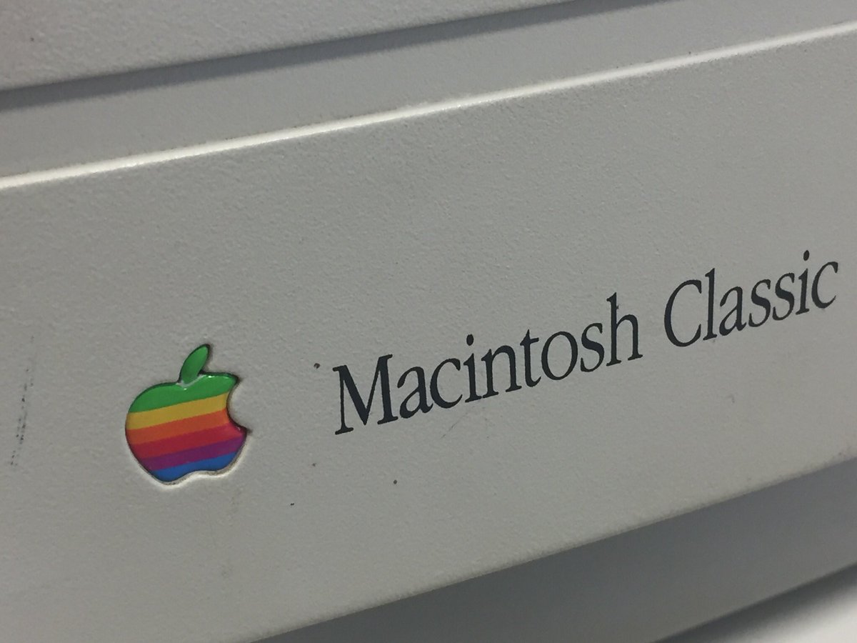 jdsoubeyran's tweet photo. \o/ ! It’s alive, It’s alive !!!  #Macintosh #1991 #Apple Thx @havasseur https://t.co/kDMBB9KUOq