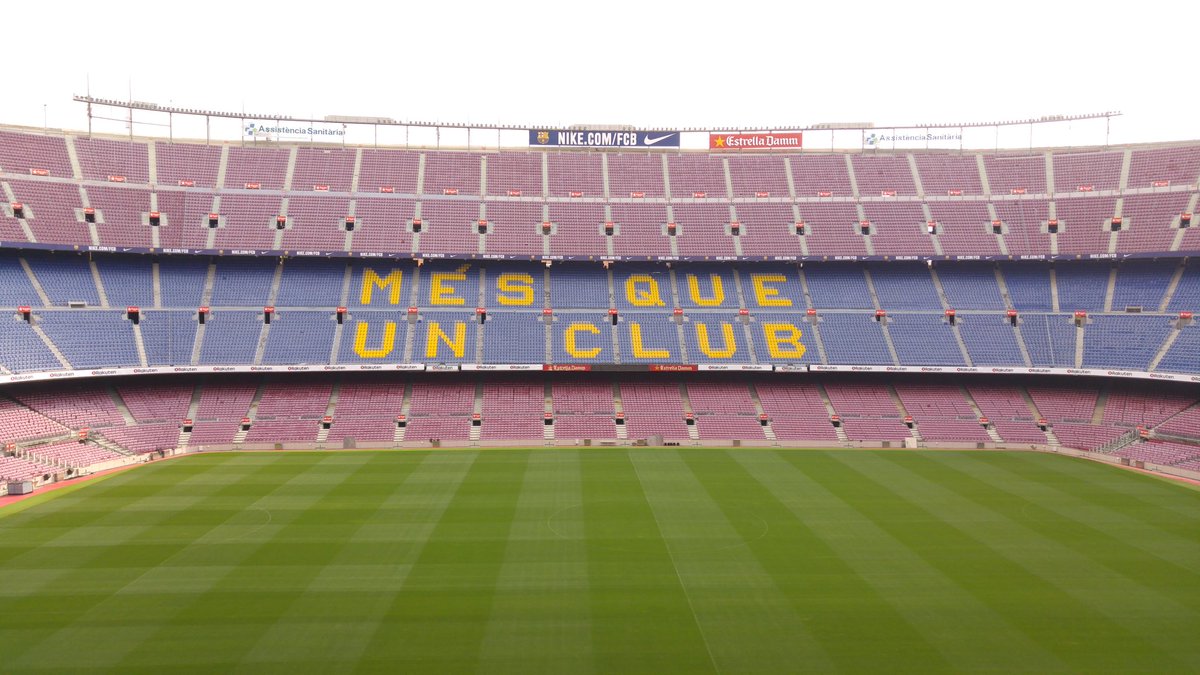 barcaxavi's tweet photo. Day 3:
Camp Nou 🏟⚽
Hungaryto 🍽🍺
La Boqueria 🍌🍅
#BCNtrip https://t.co/aDbg0inMPQ