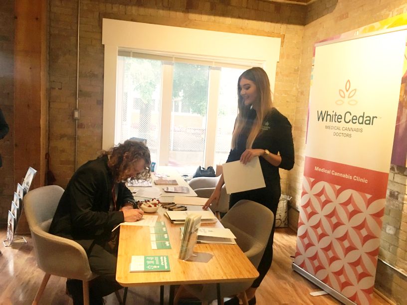 GrowWiseHealth's tweet photo. Medical Cannabis assessment and education services at Lift Canada Headquarters!
#GrowWiseHealth #WhiteCedar #Womengrow #Liftcanada #dankr https://t.co/CmISYr64bq