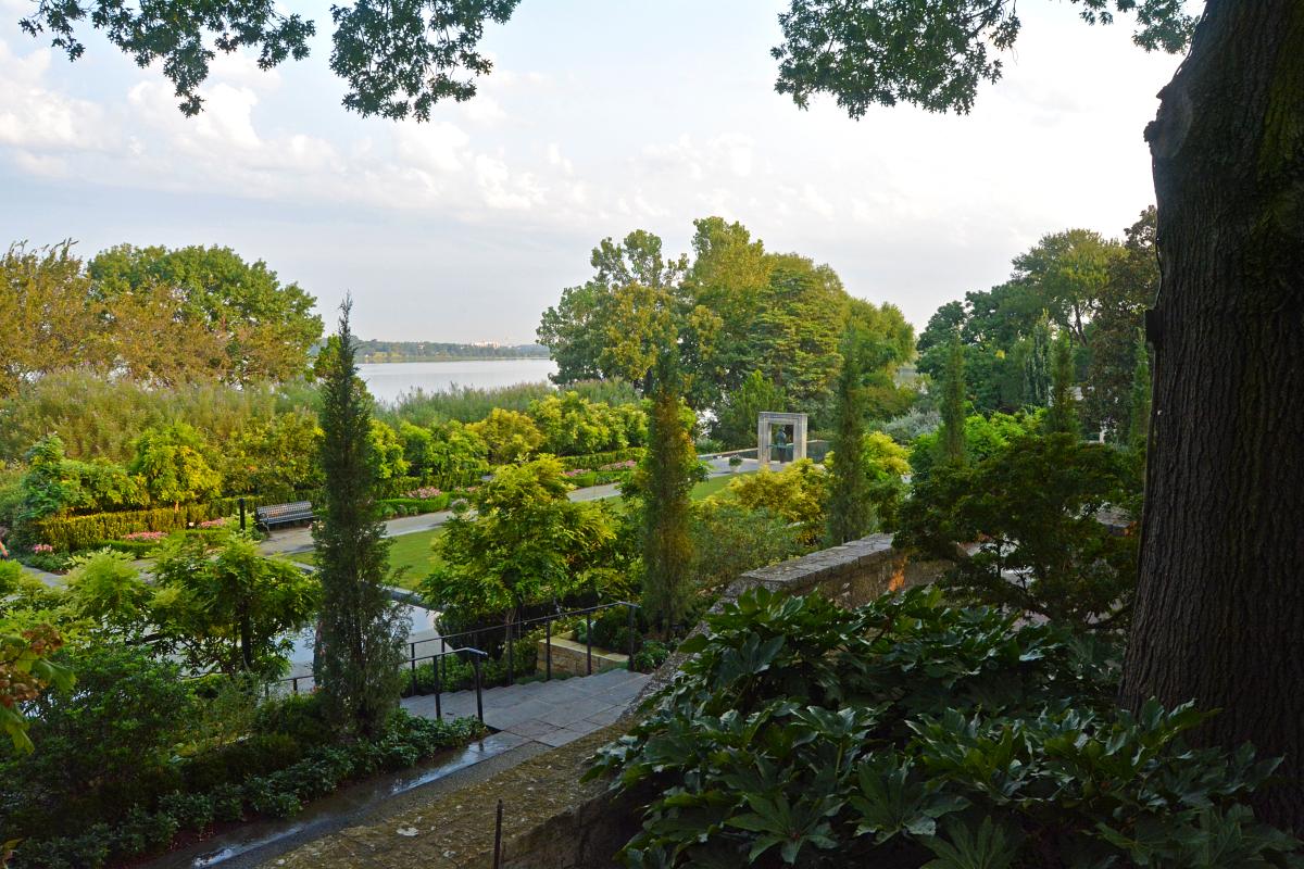 dallasarboretum's tweet photo. #Markyourcal Enjoy senset this Weds. We're open til 8pm with #bogo admission | Save on Tour des Fleurs reg: https://t.co/ifUGGcLD2b https://t.co/jhcQzZZ28x