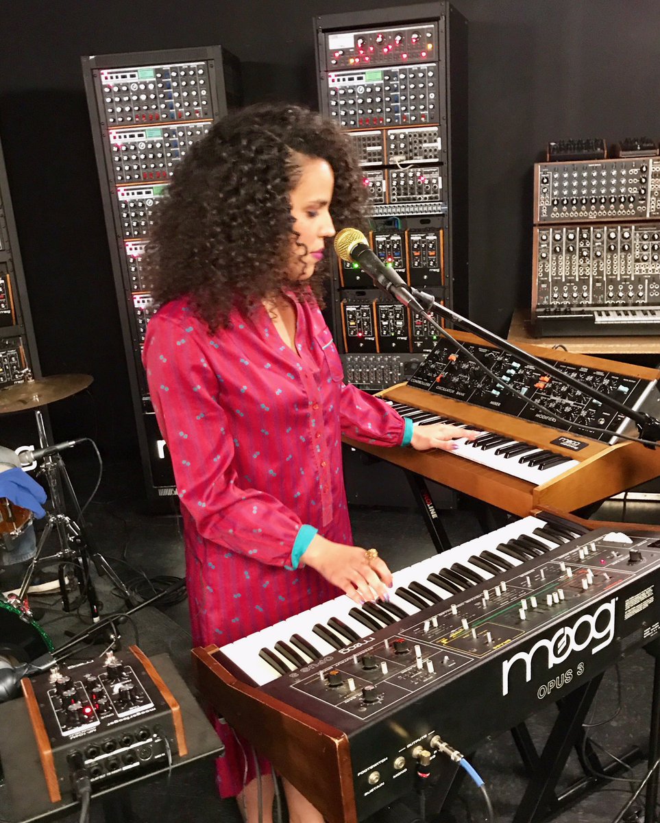 moogmusicinc's tweet image. In the #MoogSoundLab today with @XeniaRubinos 🎶