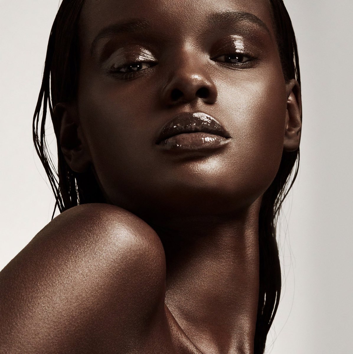 CoutureIsBeyond's tweet photo. Duckie Thot for Fenty Beauty. https://t.co/K4FUwkKlNl