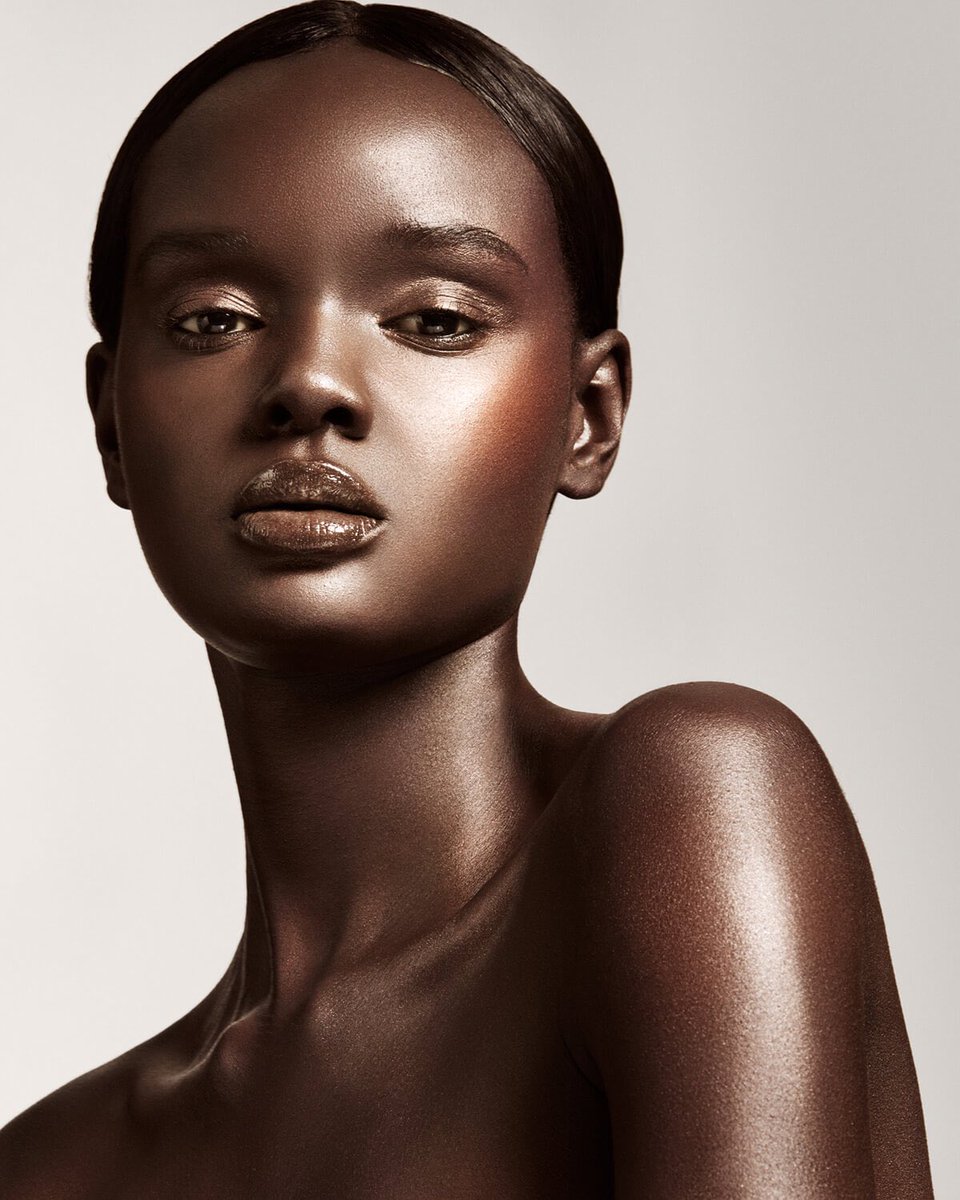 CoutureIsBeyond's tweet photo. Duckie Thot for Fenty Beauty. https://t.co/K4FUwkKlNl