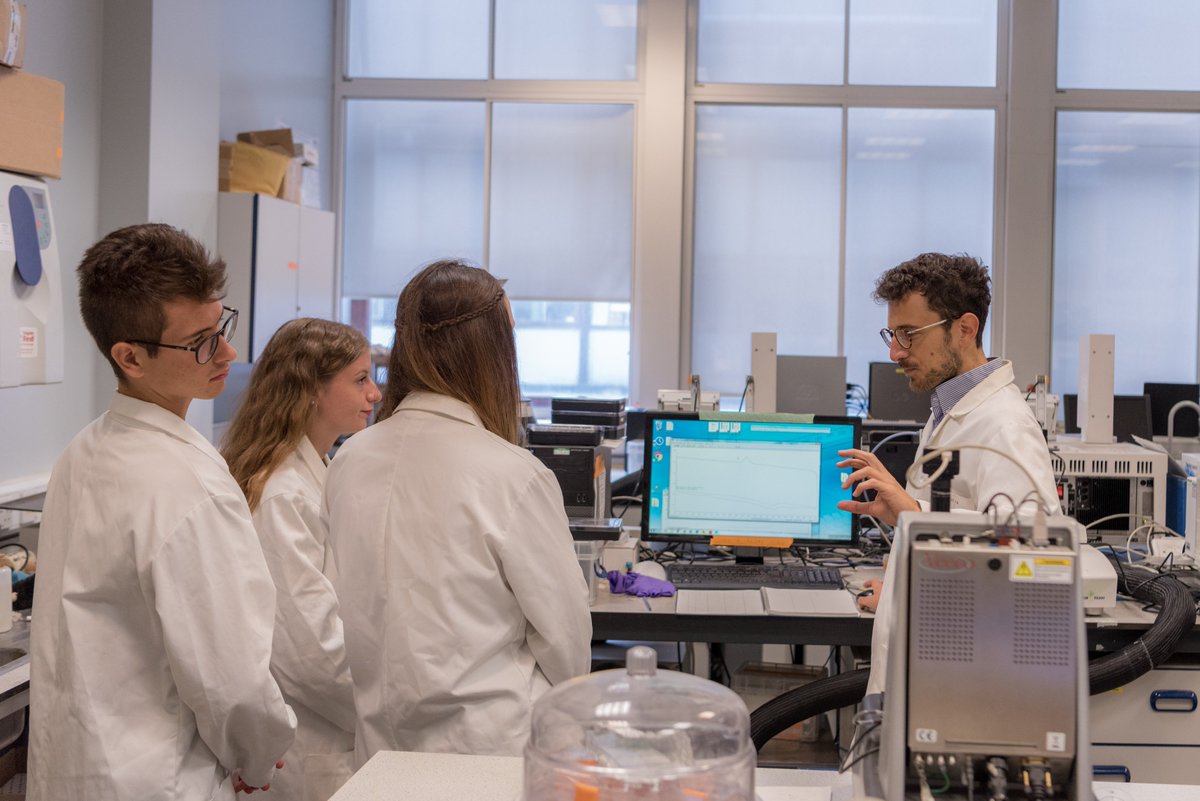 ITN_INFORM's tweet image. Italian high school students have visited this Wednesday #ITN_INFORM’s ESRs at #imperialcollege