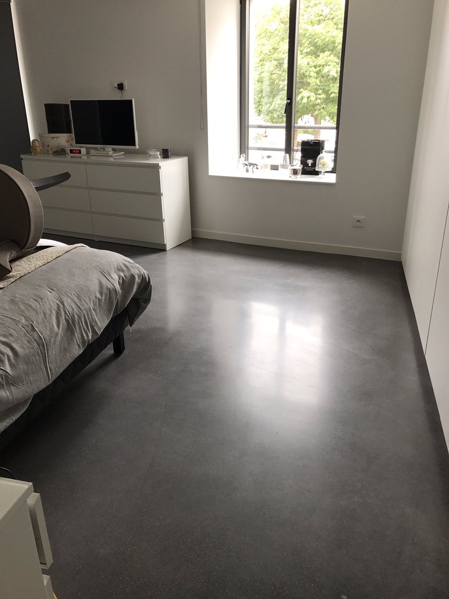 diamsols's tweet photo. Réalisation d'un béton poli pour donner esprit industriel dans un duplex de 130m2 en Bretagne. https://t.co/kqpkSfBrqM