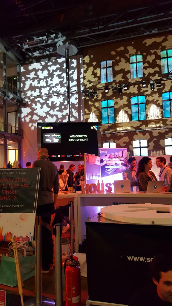 MKorockina's tweet photo. #startupnight2017 https://t.co/eVnELKt0lG