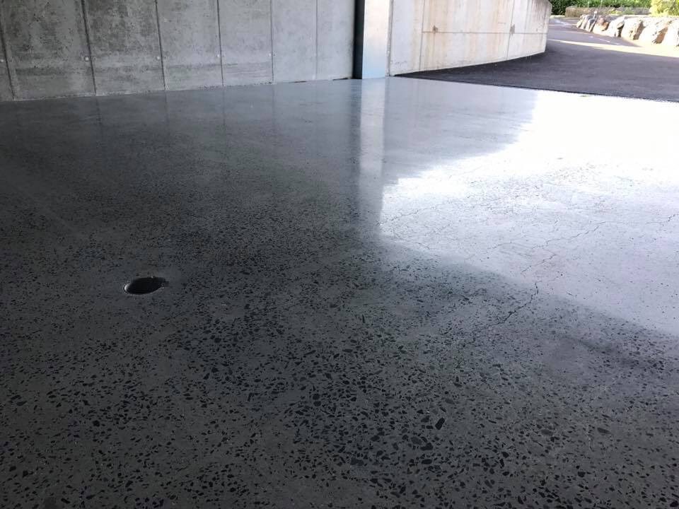 diamsols's tweet photo. Réhabilitation d'un garage 100% hors poussières par un traitement définitif et d'une grande facilité à entretenir ! https://t.co/13PbDQPbfk