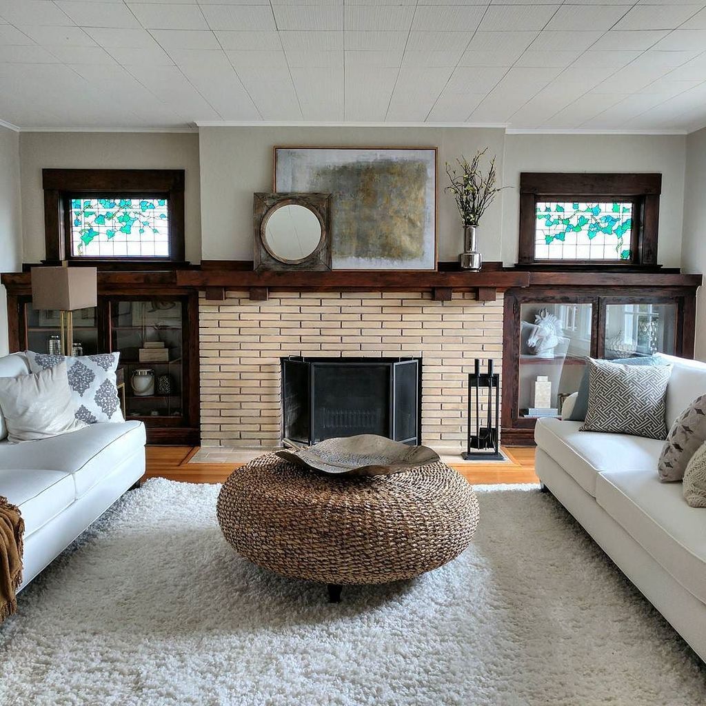 RoseCityRealtor's tweet photo. Pale brick, tile hearth, wood mantel flanked by book cases & stained glass
#FireplaceFriday #RoseCity #rcrtid #PDXRealEstate #RealEstate #T… https://t.co/kONFRy4SI0