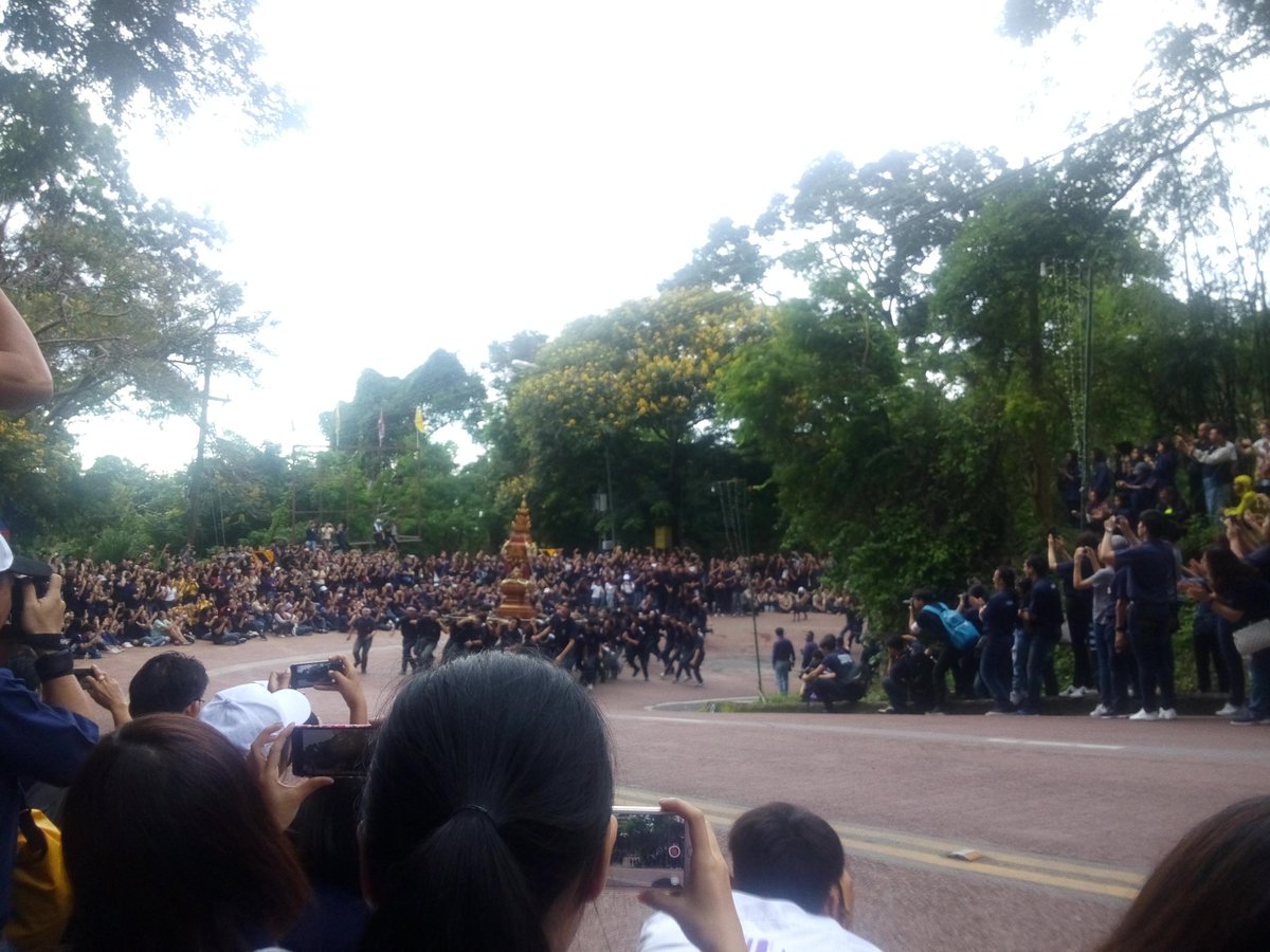 VNJMLarose_'s tweet photo. อยู่มช.มา4 ปีพึ่งเคยเห็น สตรองมากค่ะ เราตายตั้งแต่ตีนโค้ง #ทีมมช #CMUtrekking2017 https://t.co/RUnZMubA1m