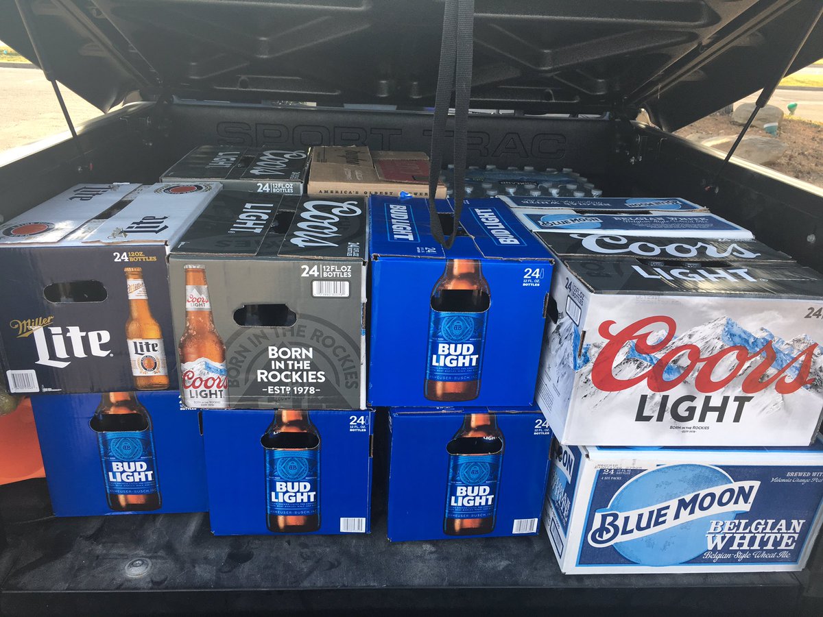GottiZone's tweet photo. Preparing for #GottCouch. The beer buffet will soon be open... https://t.co/V4r4EKgGp8