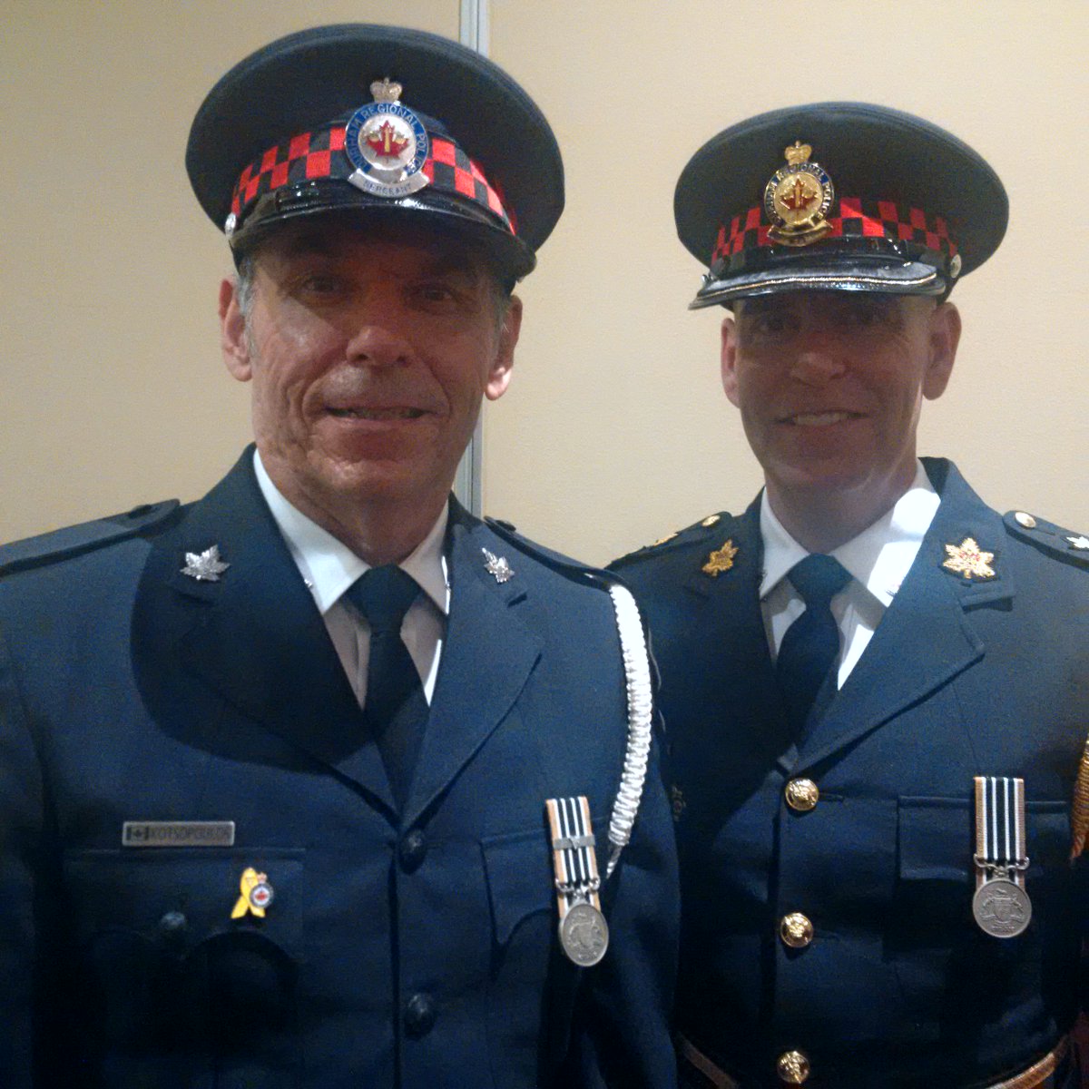 493Brown's tweet photo. Congratulations to Auxiliary Sgt Rob Kotsopoulos &amp; Insp Jason Pow on receiving their 20 year Peace Officer Exemplary Service Award #DRPS https://t.co/URoNEwRghb