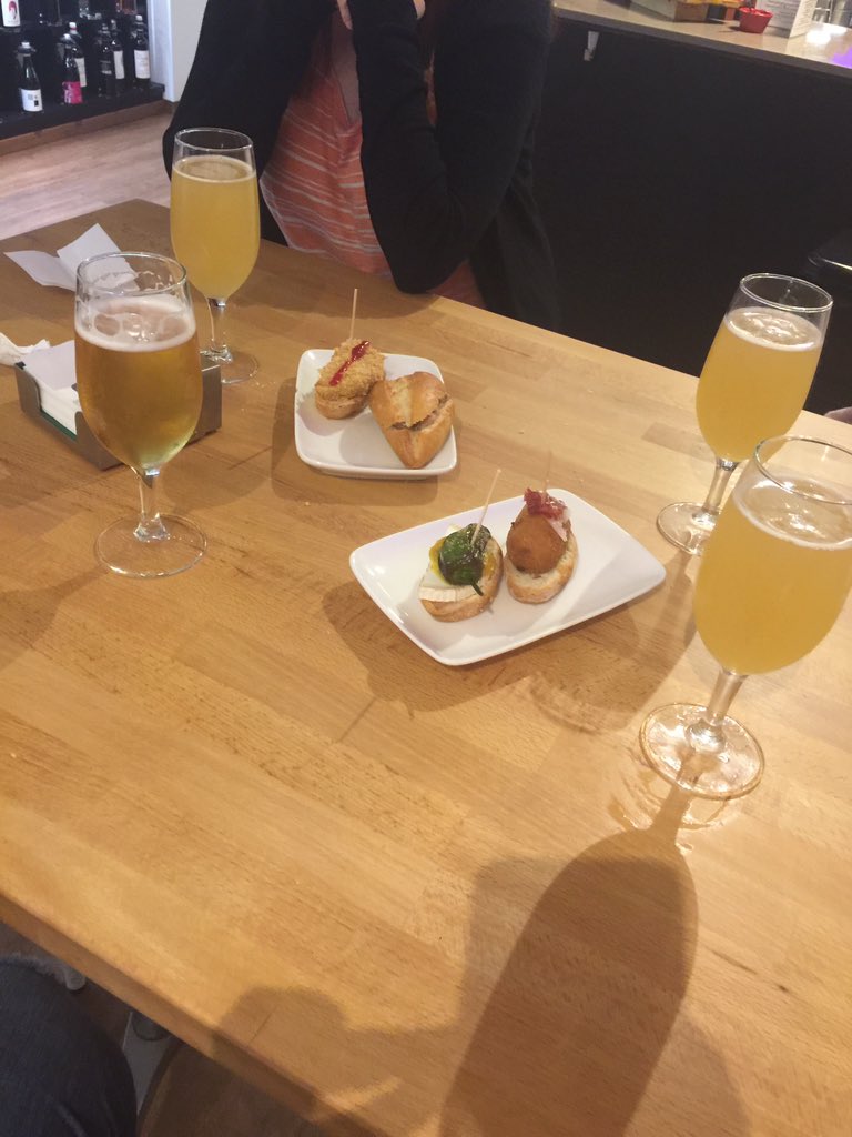 LoveBombon_'s tweet photo. @Maria_Glvez @quasienfermera La próxima con más calma y al japonés!!🍣 https://t.co/F9cn0JCNFy