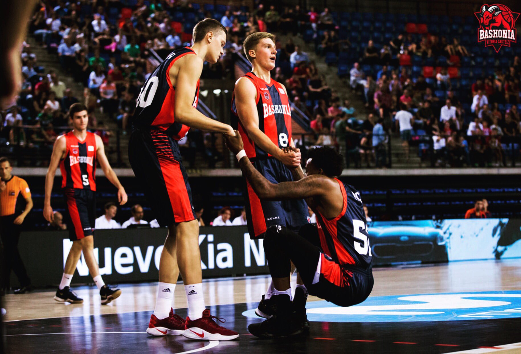 DJPCGjQWsAAYCky.jpg:large