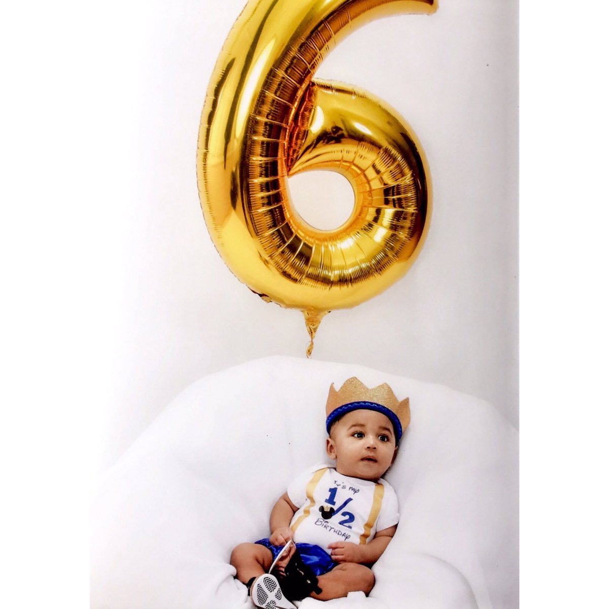 TheJohnsonsss's tweet photo. 6 Month Pictures💙✨ https://t.co/mJo9zpRIjg