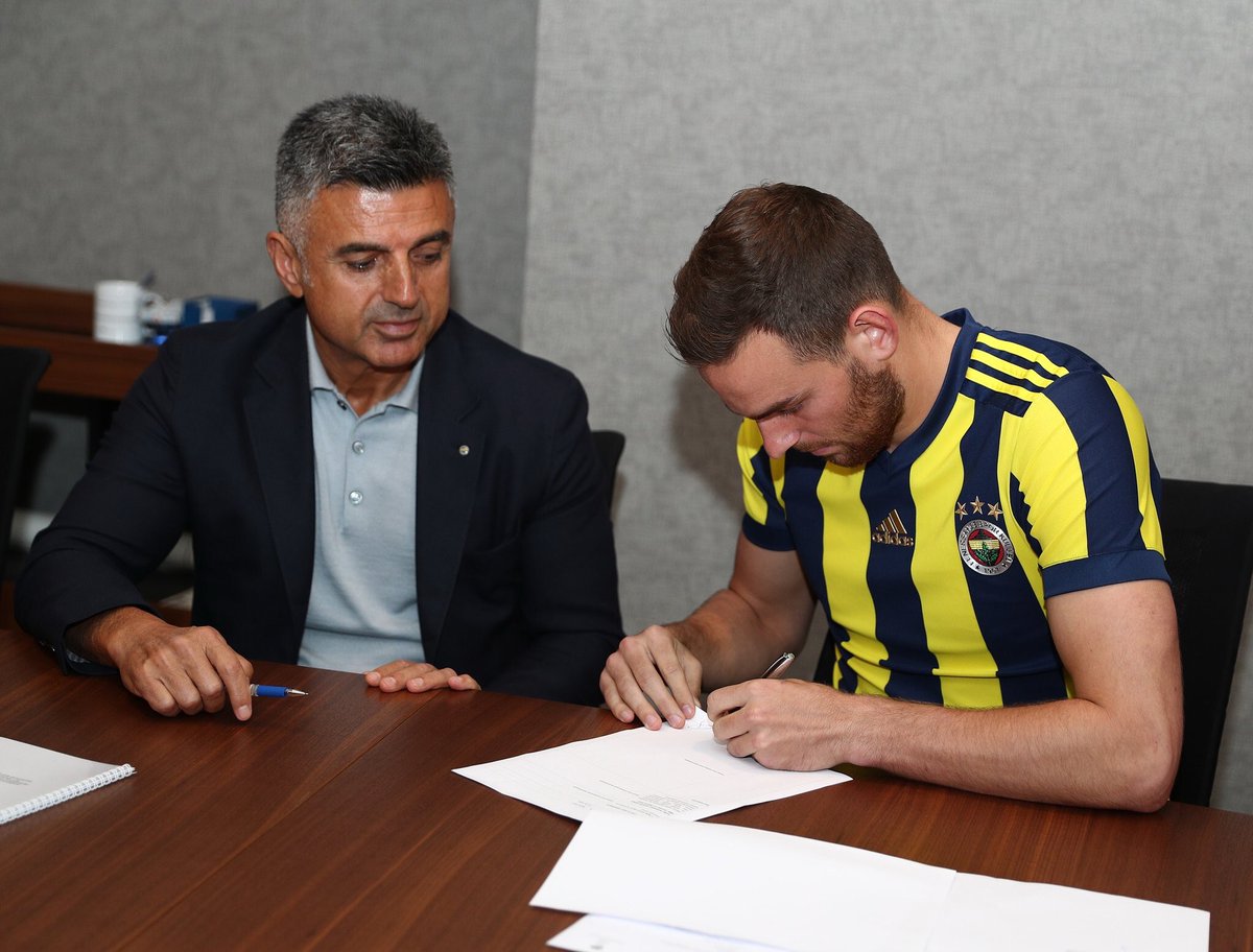 JanssenFans's tweet photo. ✍🏼 - #Fenerbahce #NewAdventure⚽️ https://t.co/BC0o1gVGBN