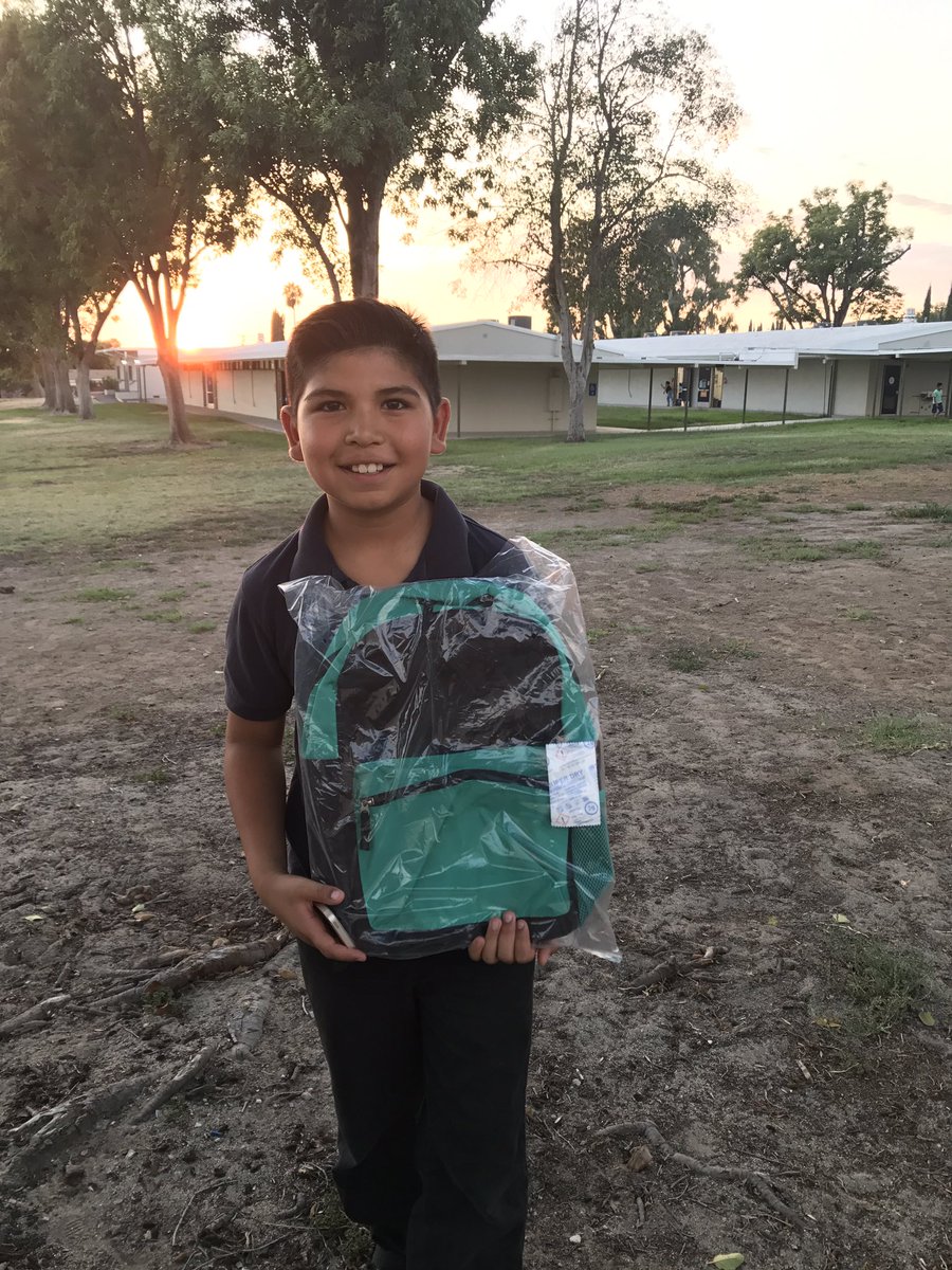 ParkViewEl's tweet photo. Thank you @Costco Simi Valley for the generous donation of backpacks for our school! https://t.co/wujI0JzYhp