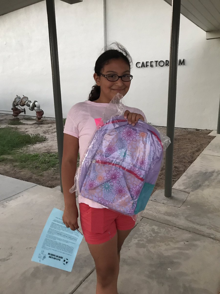 ParkViewEl's tweet photo. Thank you @Costco Simi Valley for the generous donation of backpacks for our school! https://t.co/wujI0JzYhp