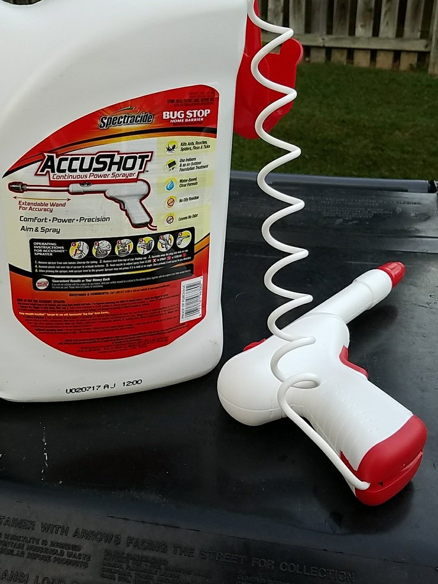 DennisFlysFast's tweet photo. Skip the wand and just get the dumb pump sprayer. @Spectracide this little gun is useless. https://t.co/uLWuWZM20j