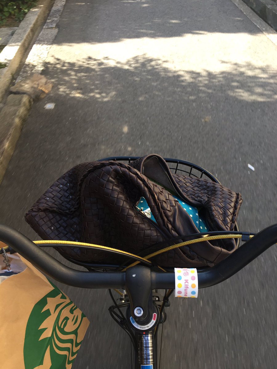 kayorin5656's tweet photo. Bluetooth快適🚲
♫ ロウソク LIVE with SUNSHINE MARINS (合唱) - 大督 - Are you alone? #nowplaying #twitPod - https://t.co/Sa8JflDeEP