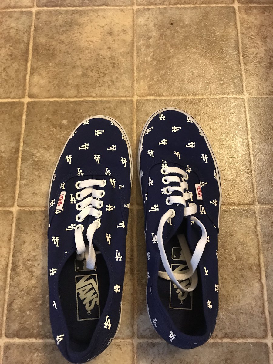 Squintz1993's tweet photo. Breaking out the shoes to end this slump! #EndTheSlump @DodgersNation @Dodgers @redturn2 @Cody_Bellinger @DodgerInsider @Adrian_ElTitan https://t.co/uhv9VSgaaA