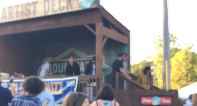 lizbraverman's tweet photo. Oh hello boys 👋🏼 @fosterthepeople @BuzzBeachBall #nightone #artistdeck https://t.co/b0TROzGLuq